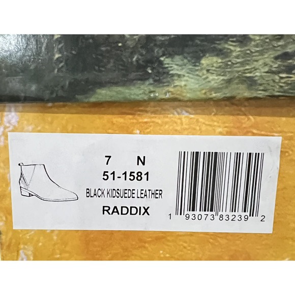 Bella Vita Womens Raddix Chelsea Ankle Boot Black suede Leather Size 7 Narrow - Picture 9 of 9